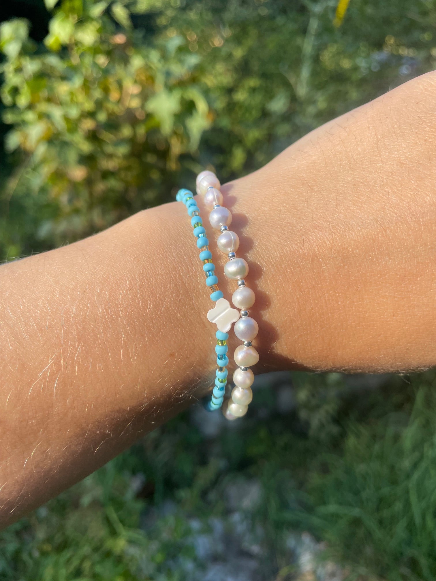 Complementary pearl bracelet
