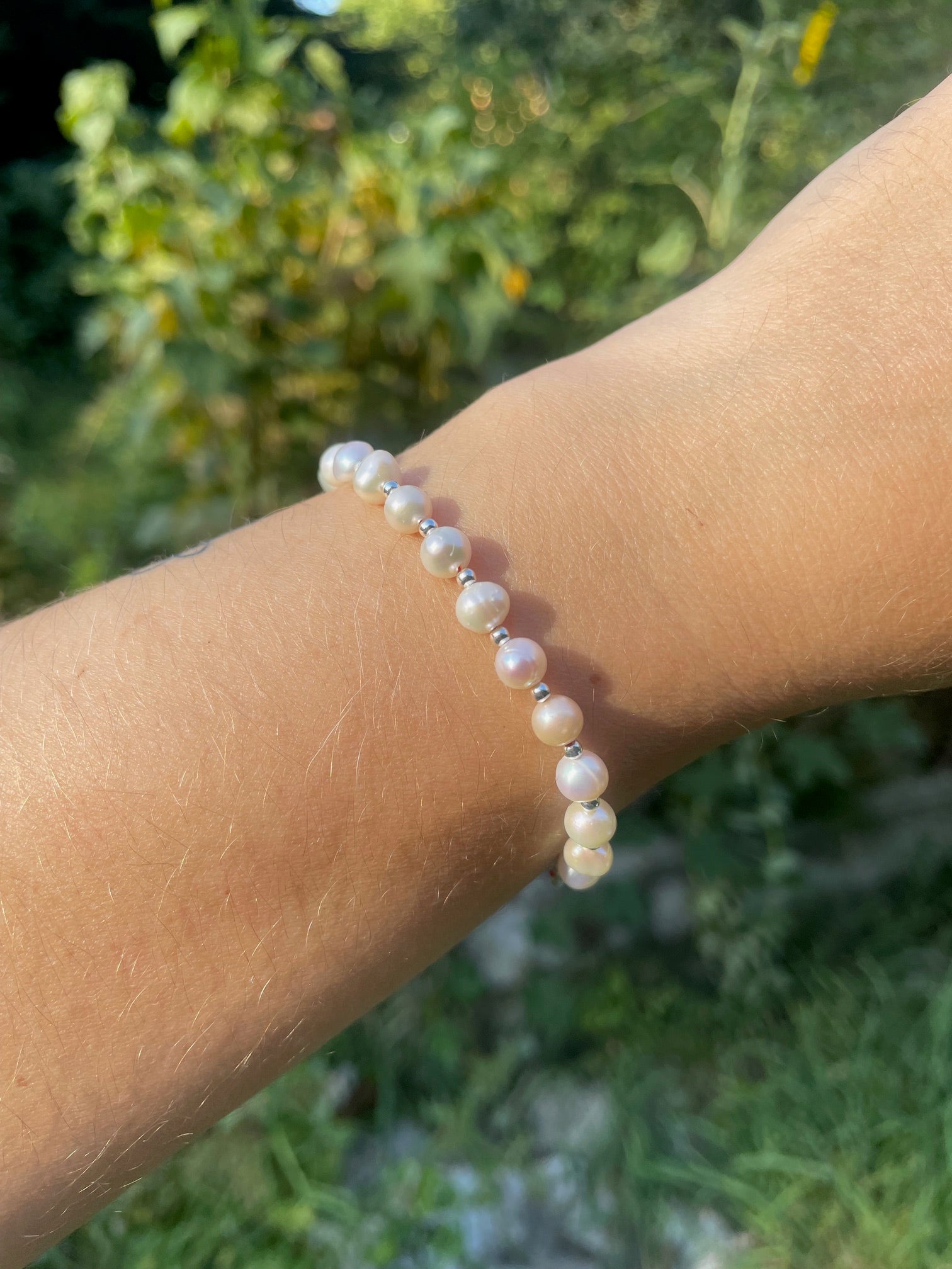 Complementary pearl bracelet