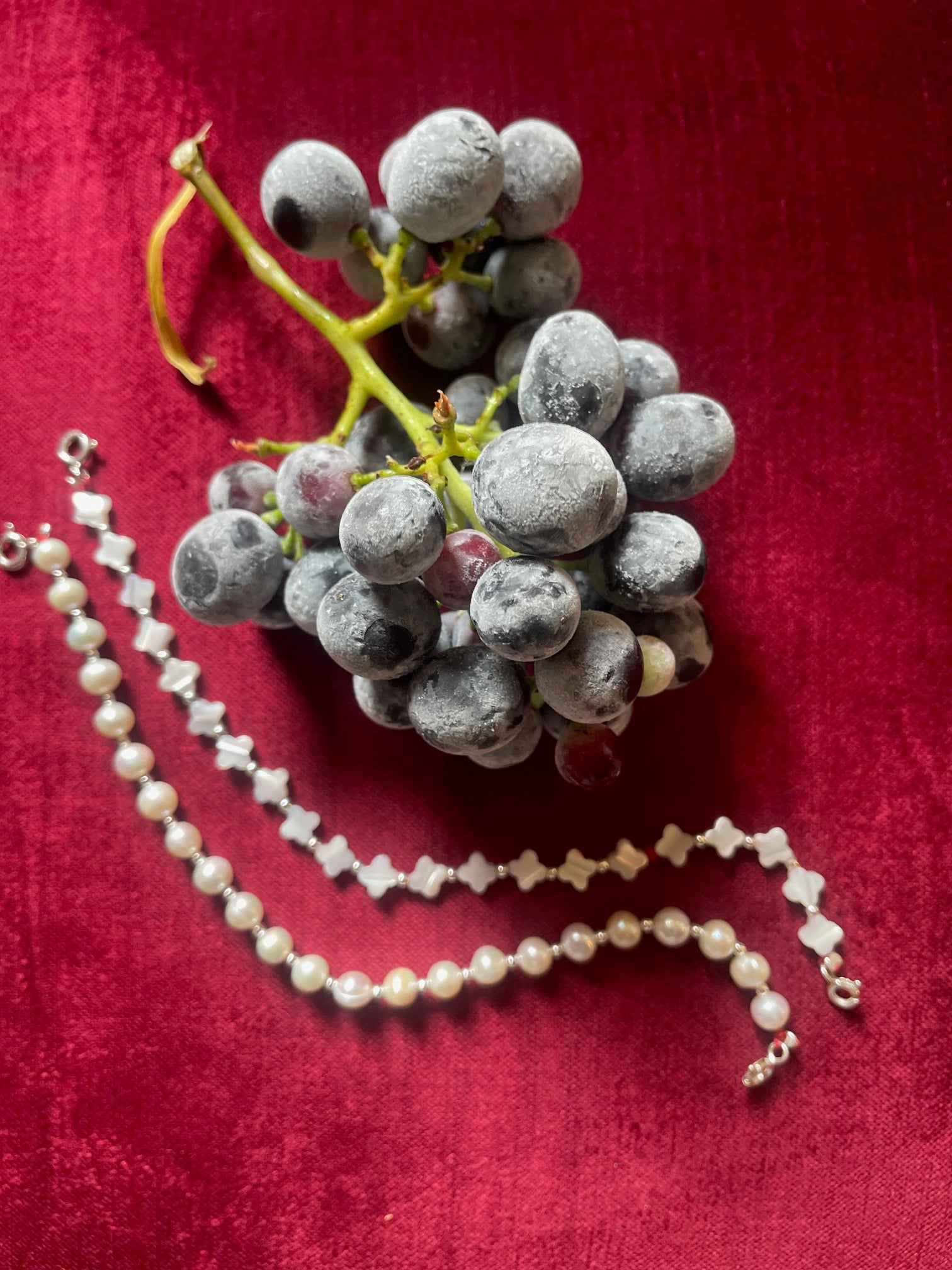 Complementary pearl bracelet